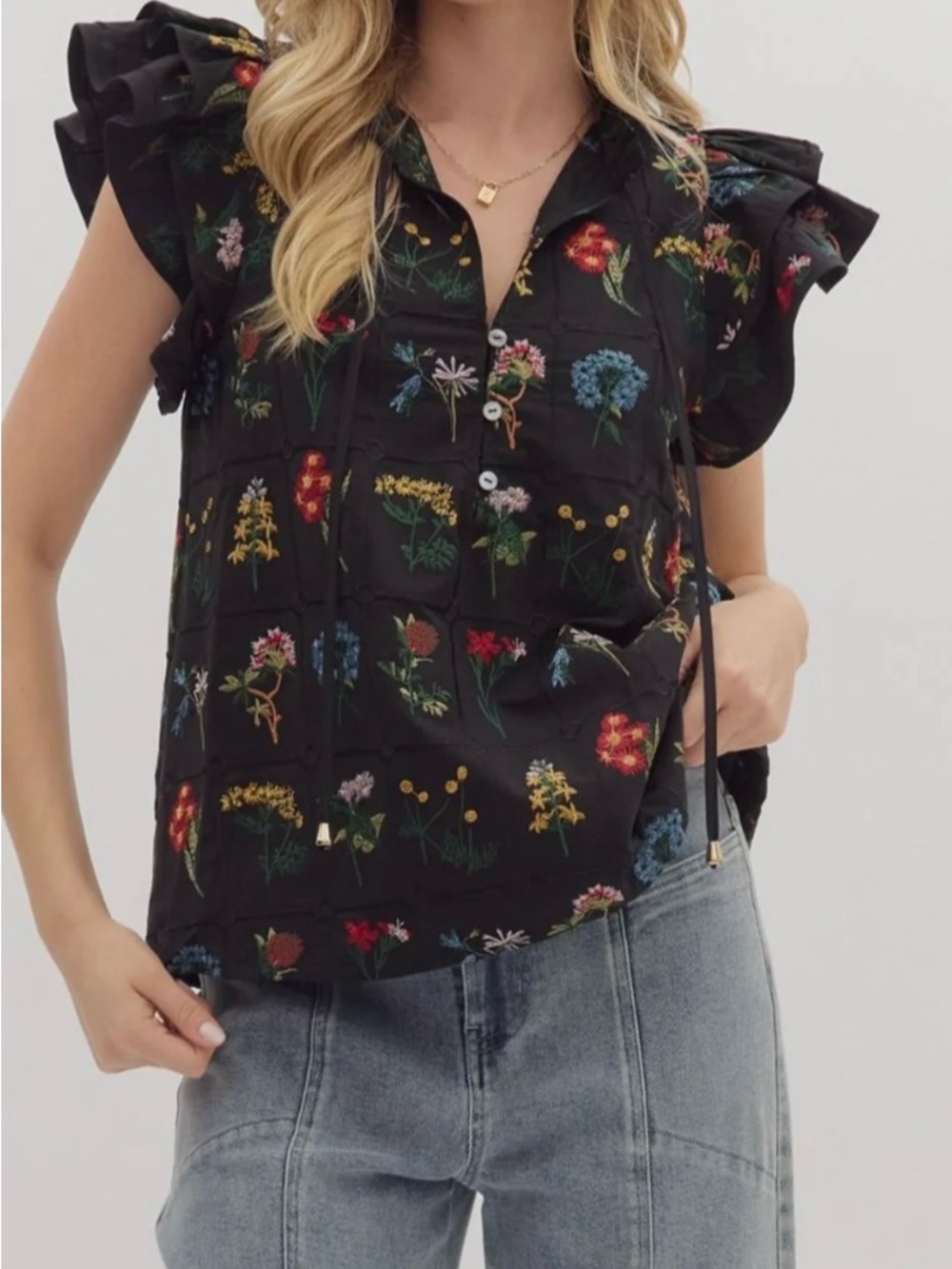 Keepin' Breezy
Floral Embroidered Flutter Sleeve Top